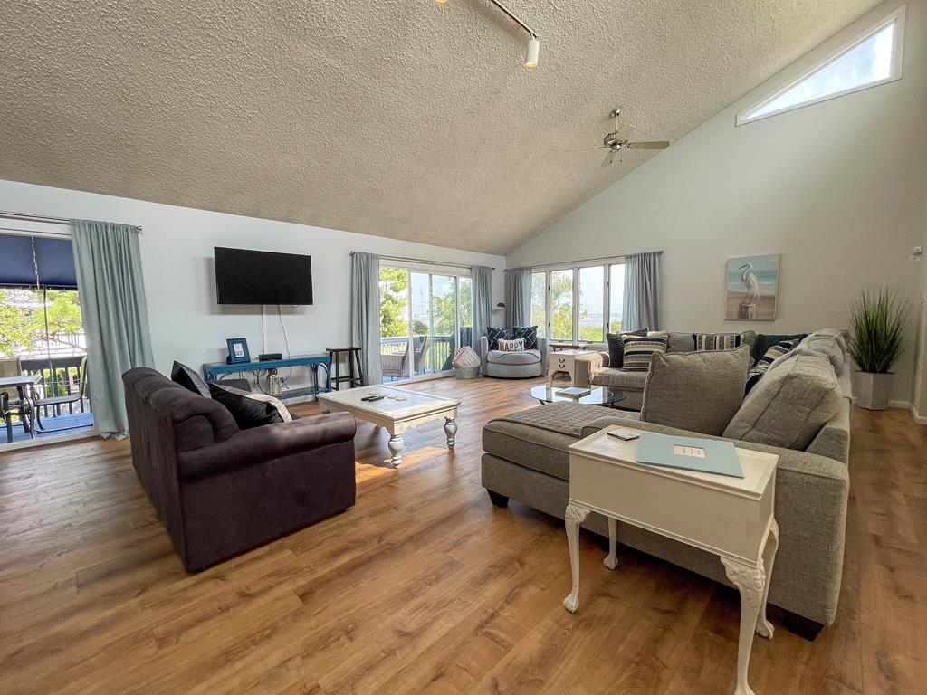 Water View, Lots of Space, 10 Blocks to CM Beach | Photo 21