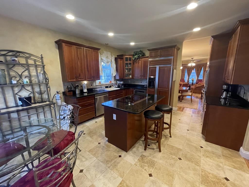 733 Sunset Blvd | Photo 12