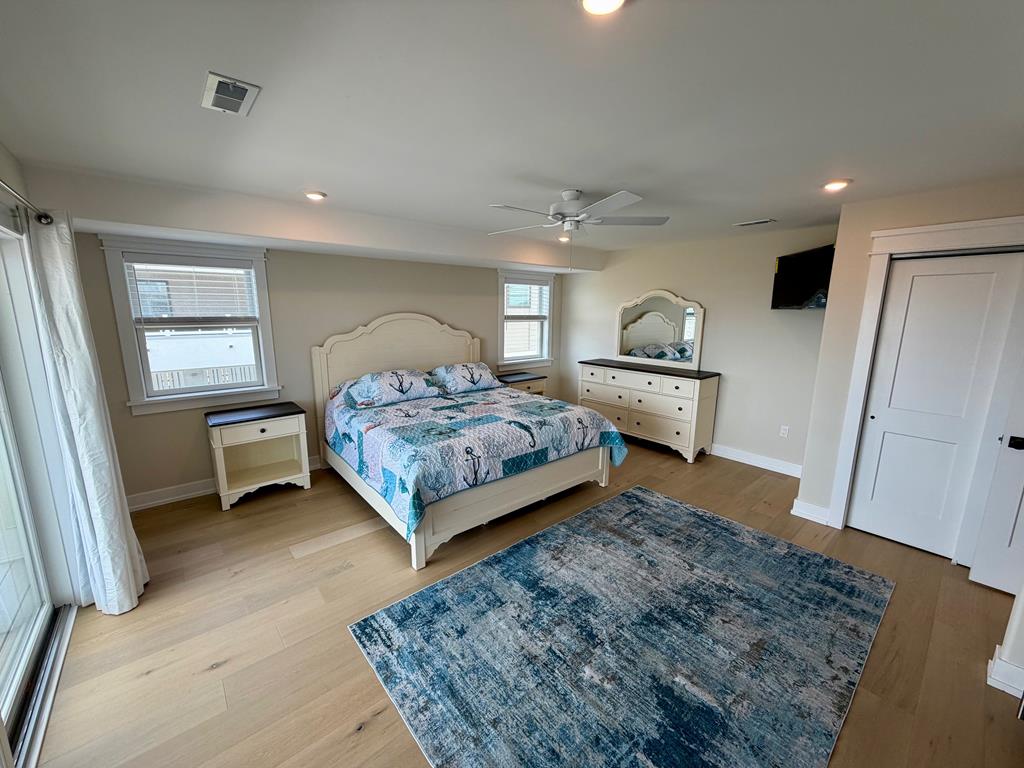 912 Landis Avenue South, Sea Isle City (Beach Front)