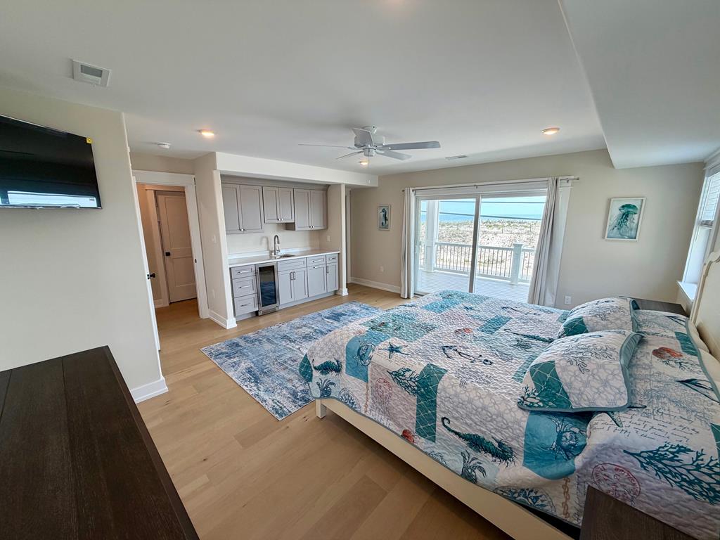 912 Landis Avenue South, Sea Isle City (Beach Front)