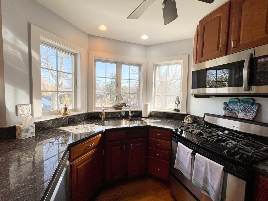 225 Brainard Avenue | Photo 18