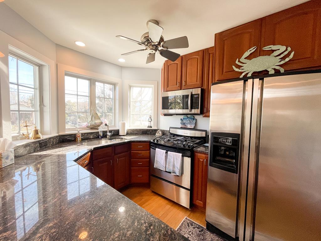 225 Brainard Avenue | Photo 19