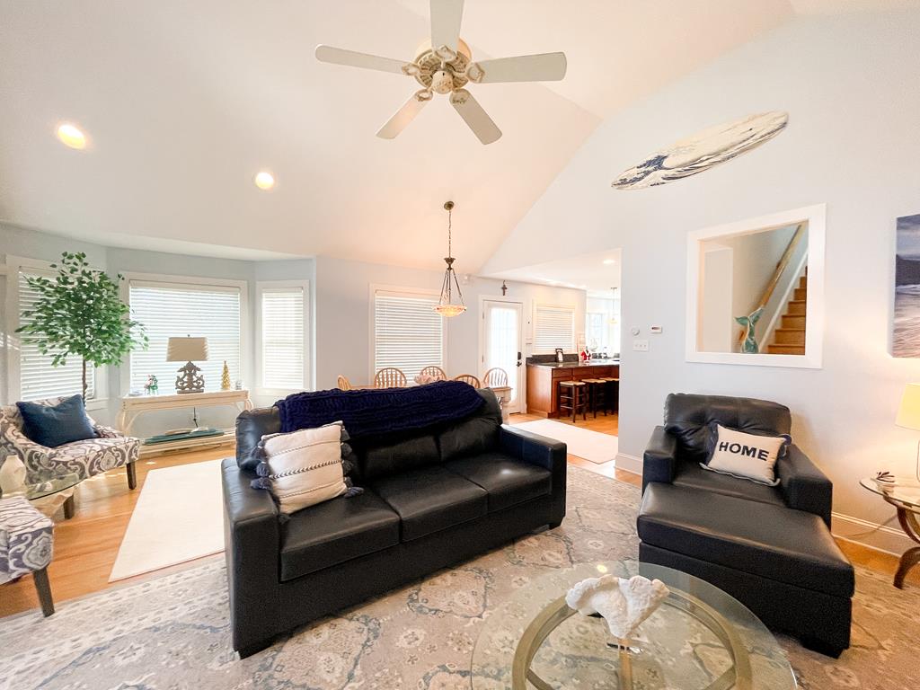 225 Brainard Avenue | Photo 25