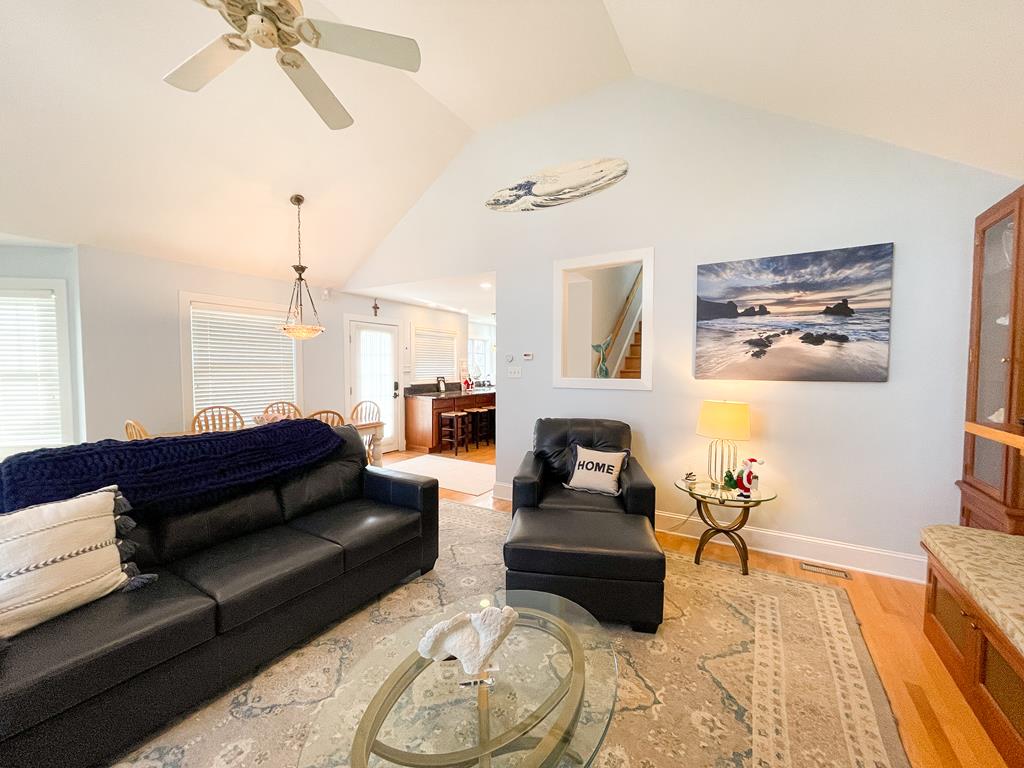 225 Brainard Avenue | Photo 26