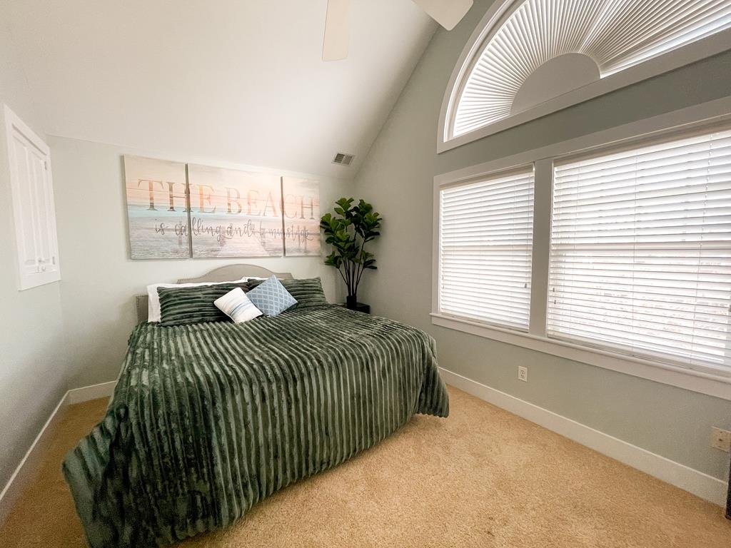 225 Brainard Avenue | Photo 30