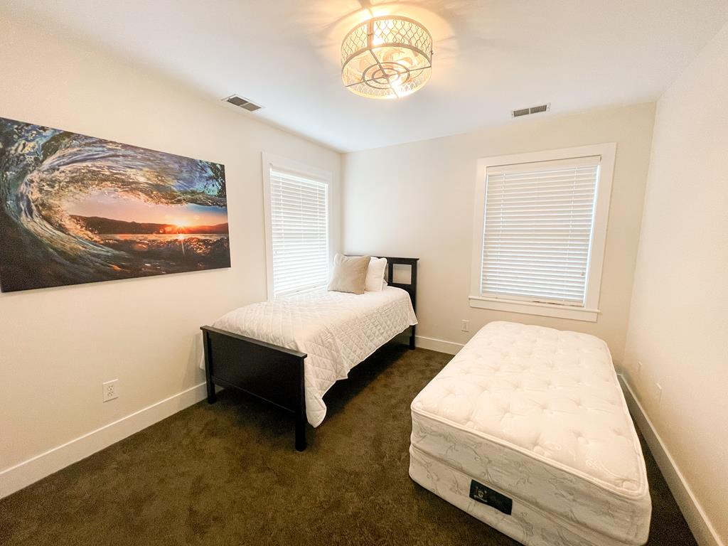 225 Brainard Avenue | Photo 31