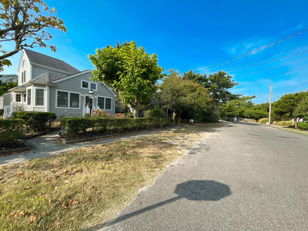 225 Brainard Avenue 5