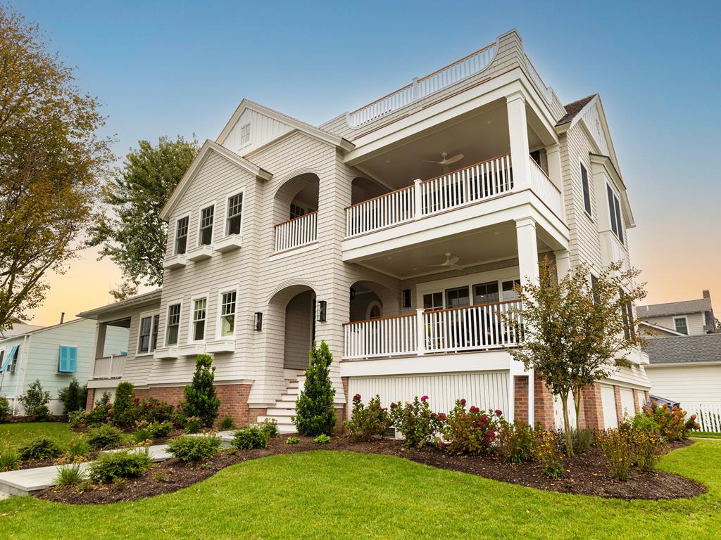 301 Fow Ave. - Chic by the Sea