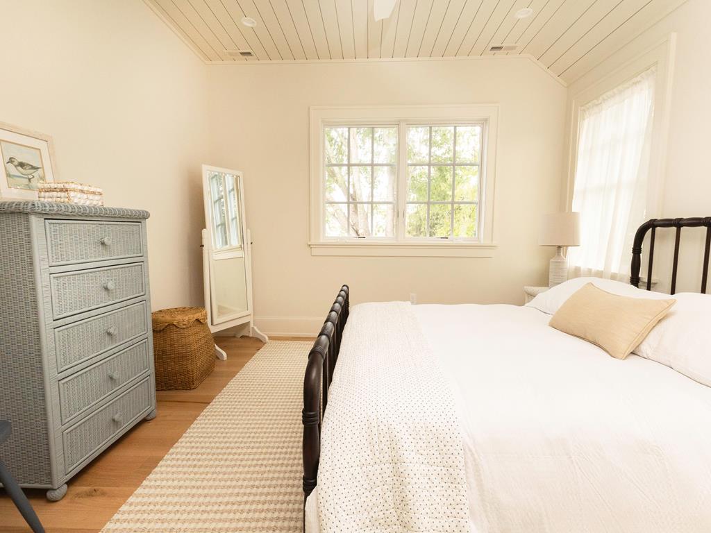 301 Fow Ave. - Chic by the Sea | Photo 17