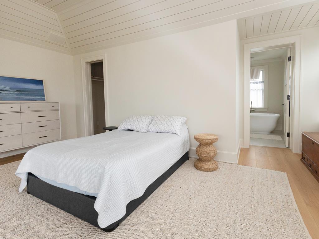 301 Fow Ave. - Chic by the Sea | Photo 20