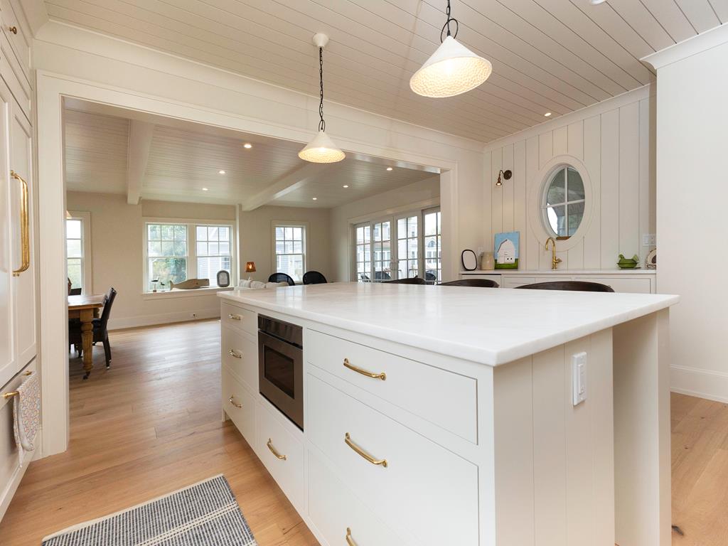 301 Fow Ave. - Chic by the Sea | Photo 4