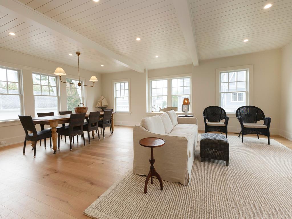 301 Fow Ave. - Chic by the Sea | Photo 10