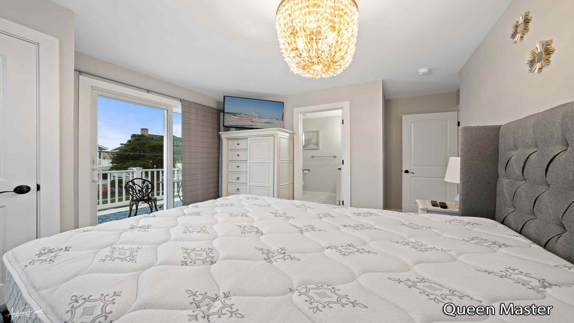 230 101st Street, Stone Harbor (Mid-Island)