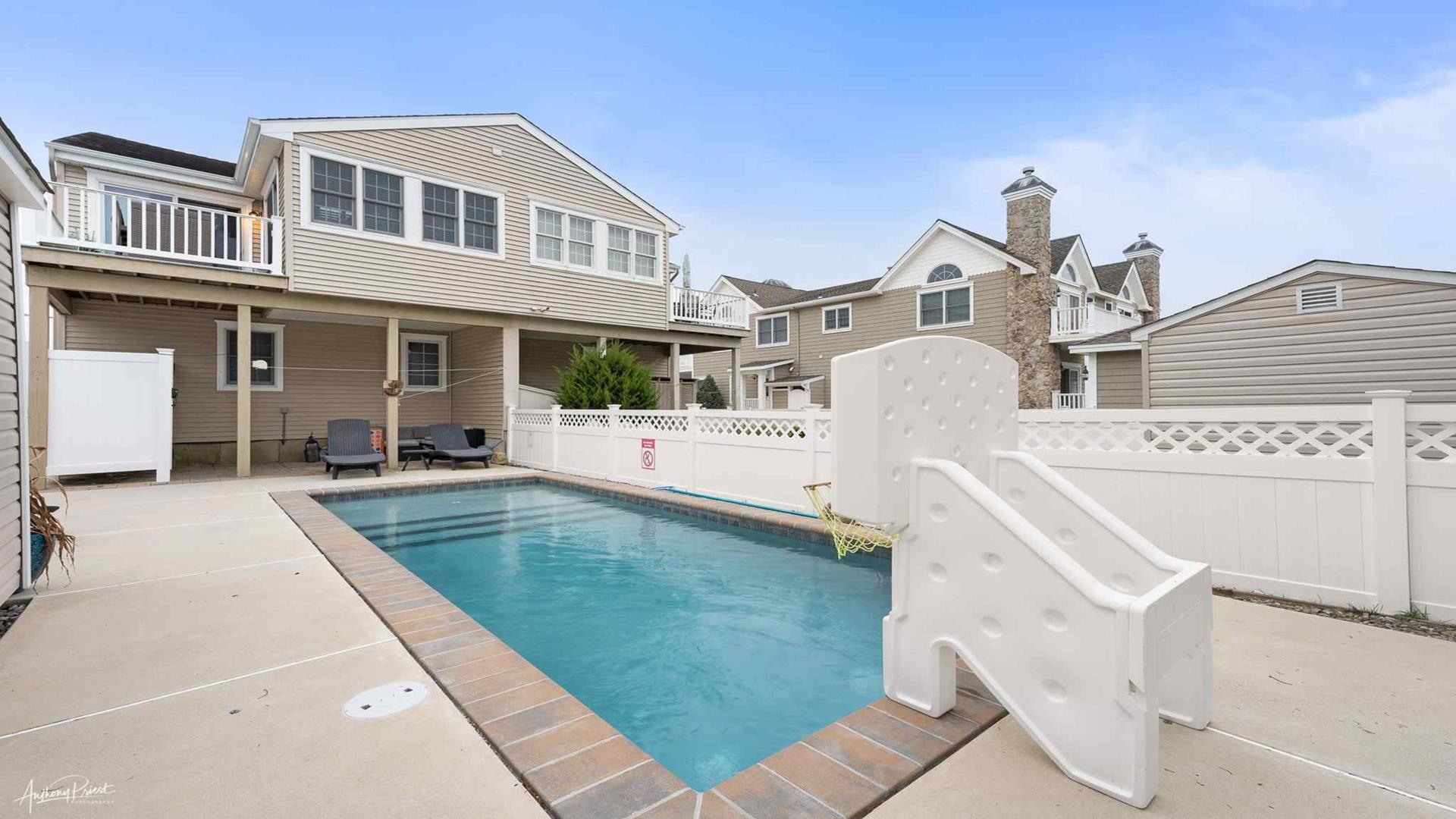 230 101st Street, Stone Harbor (Mid-Island)