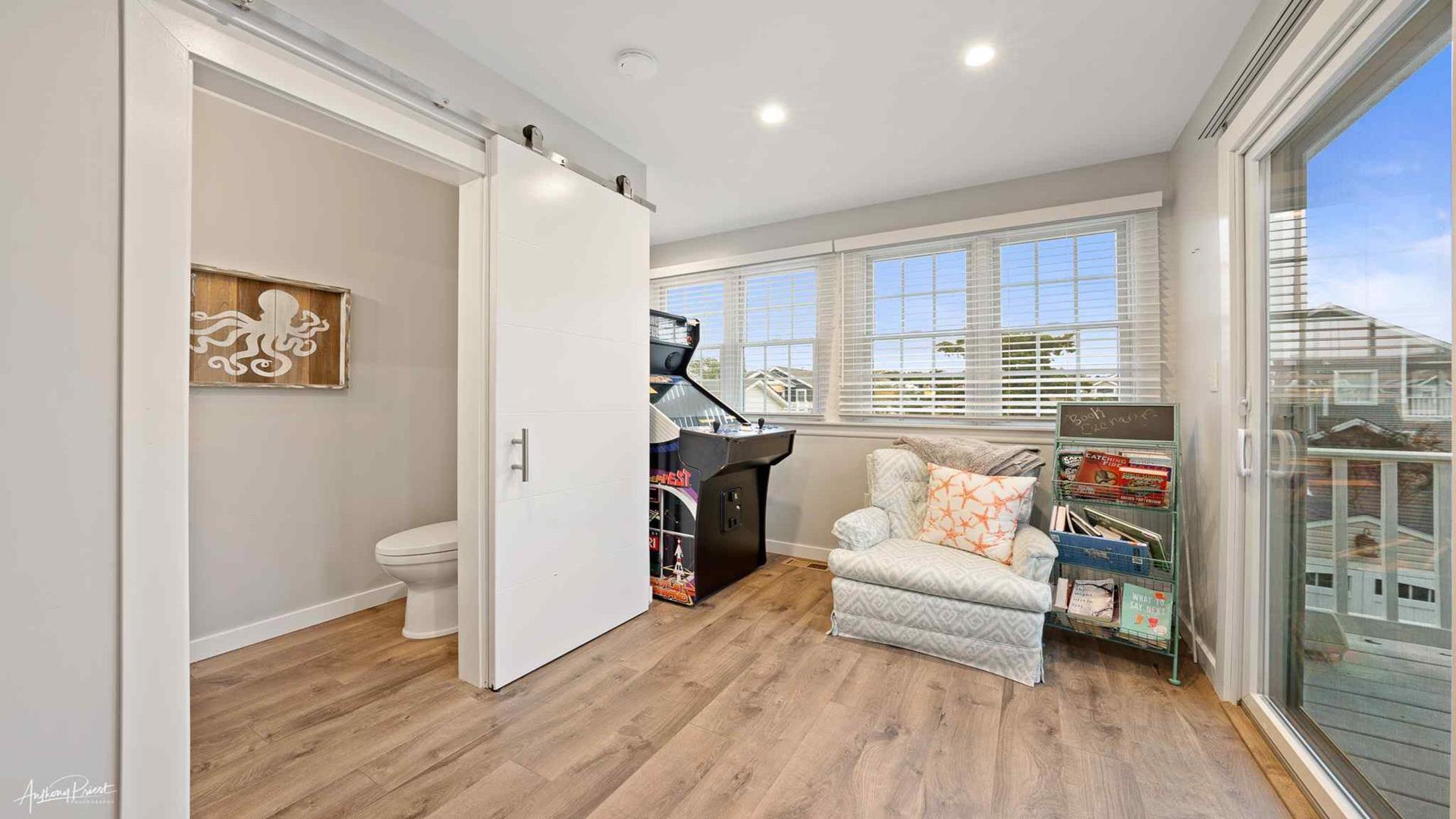 230 101st Street, Stone Harbor (Mid-Island)