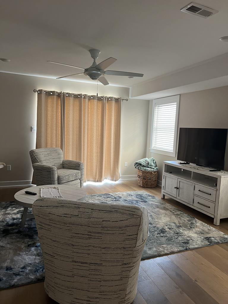 202 39th Street - Picture 