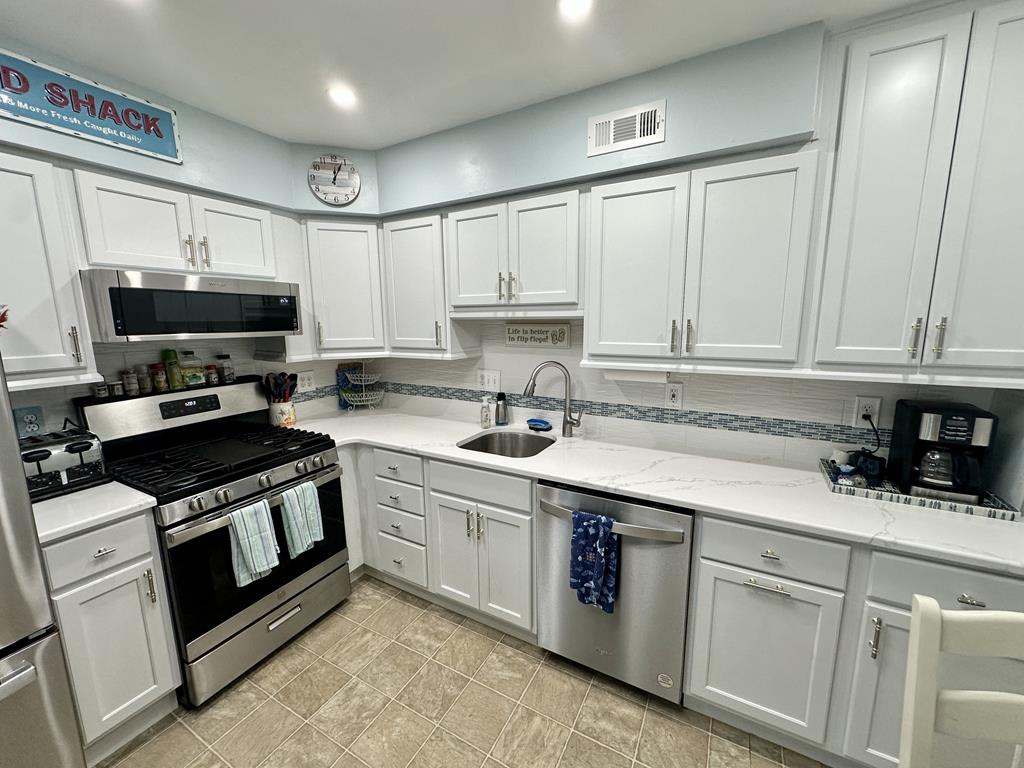 The Yellow Cottage | Photo 10