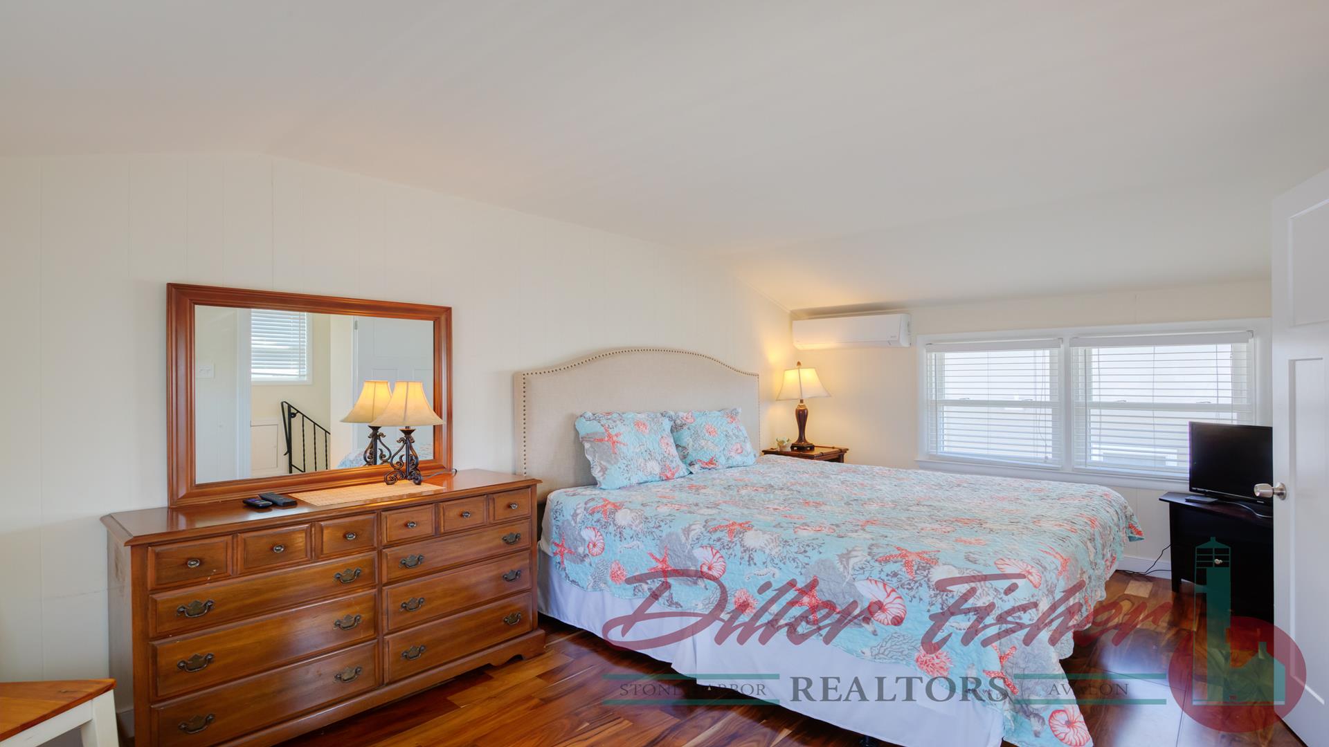 10414 Third Avenue, Stone Harbor (Mid-Island)