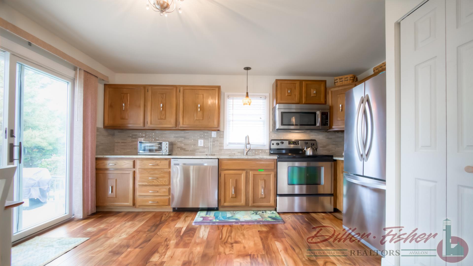 10414 Third Avenue, Stone Harbor (Mid-Island)