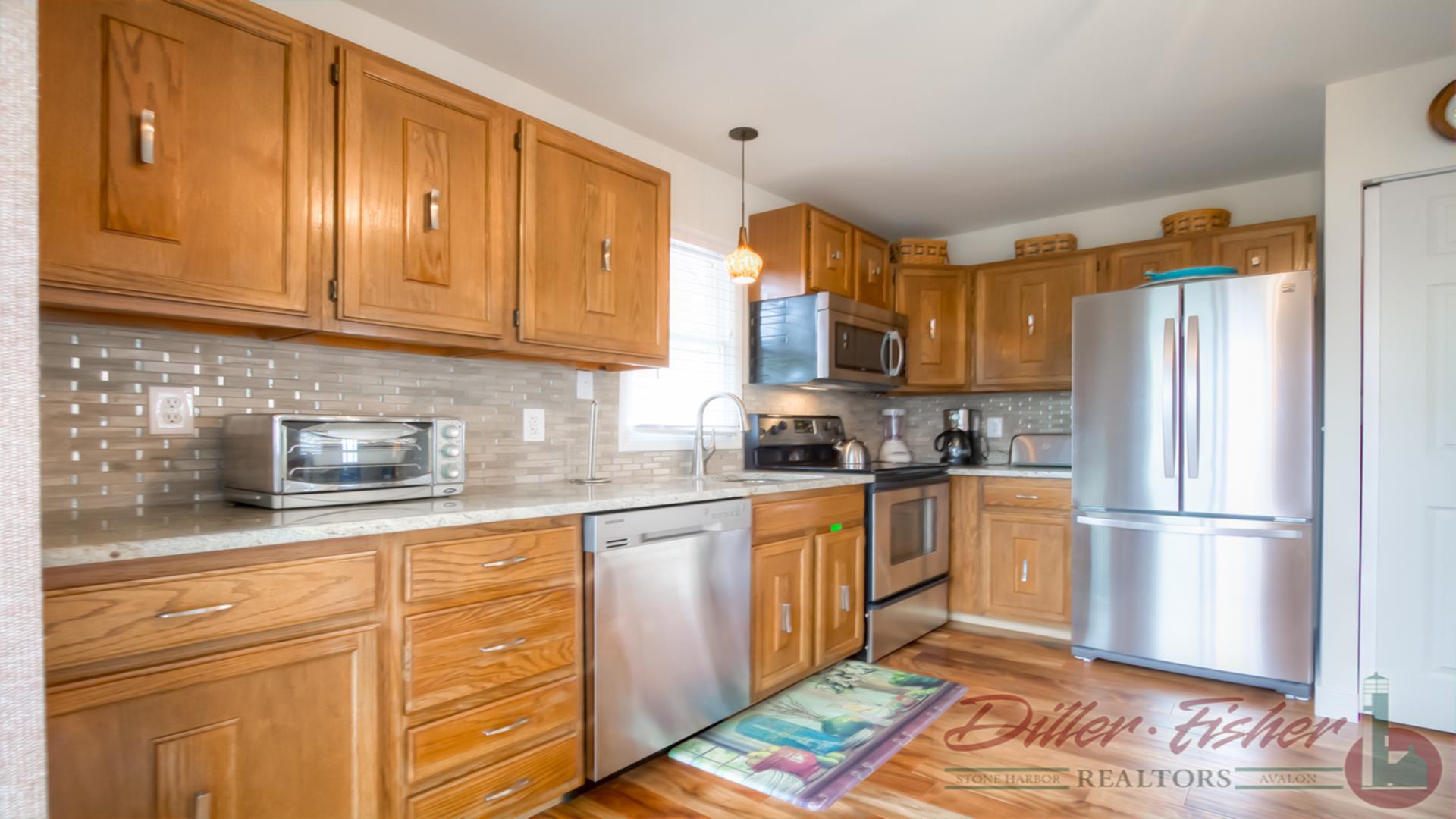 10414 Third Avenue, Stone Harbor (Mid-Island)