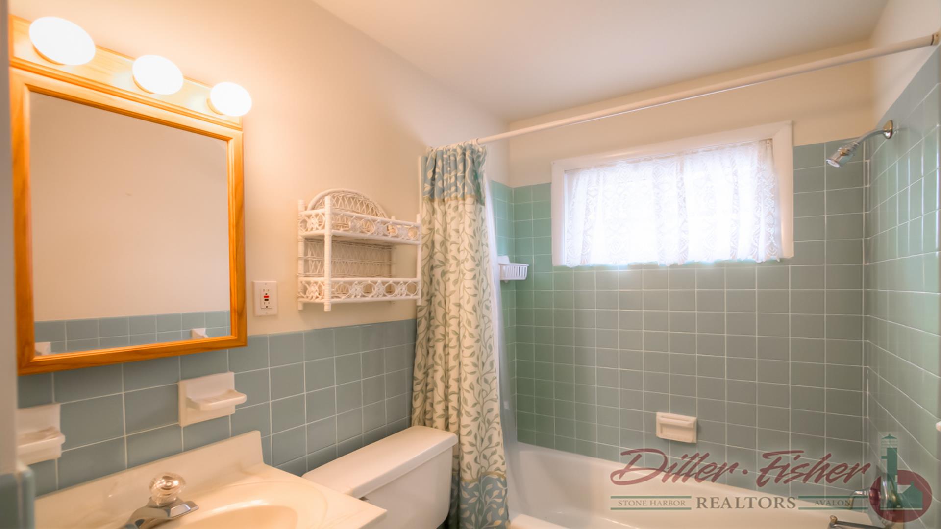 10414 Third Avenue, Stone Harbor (Mid-Island)