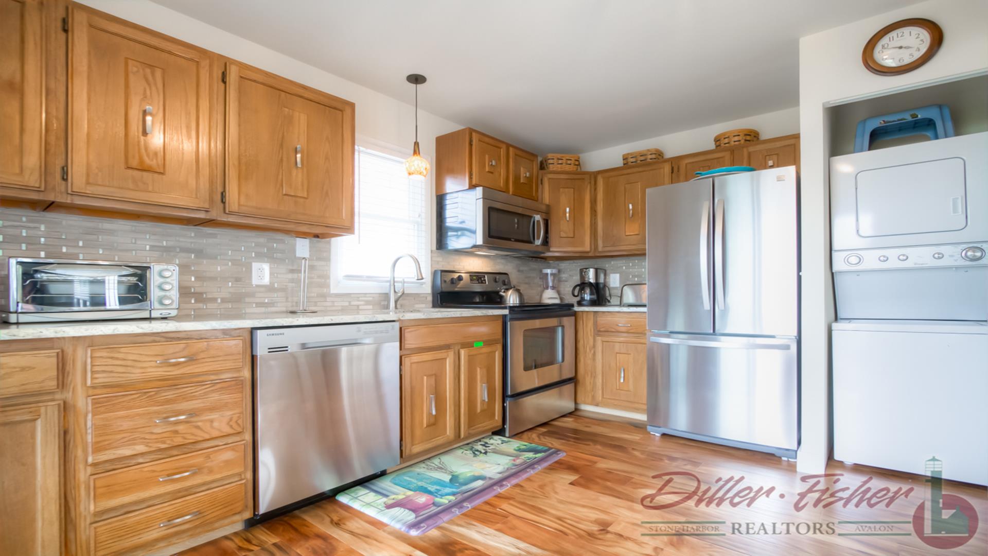 10414 Third Avenue, Stone Harbor (Mid-Island)