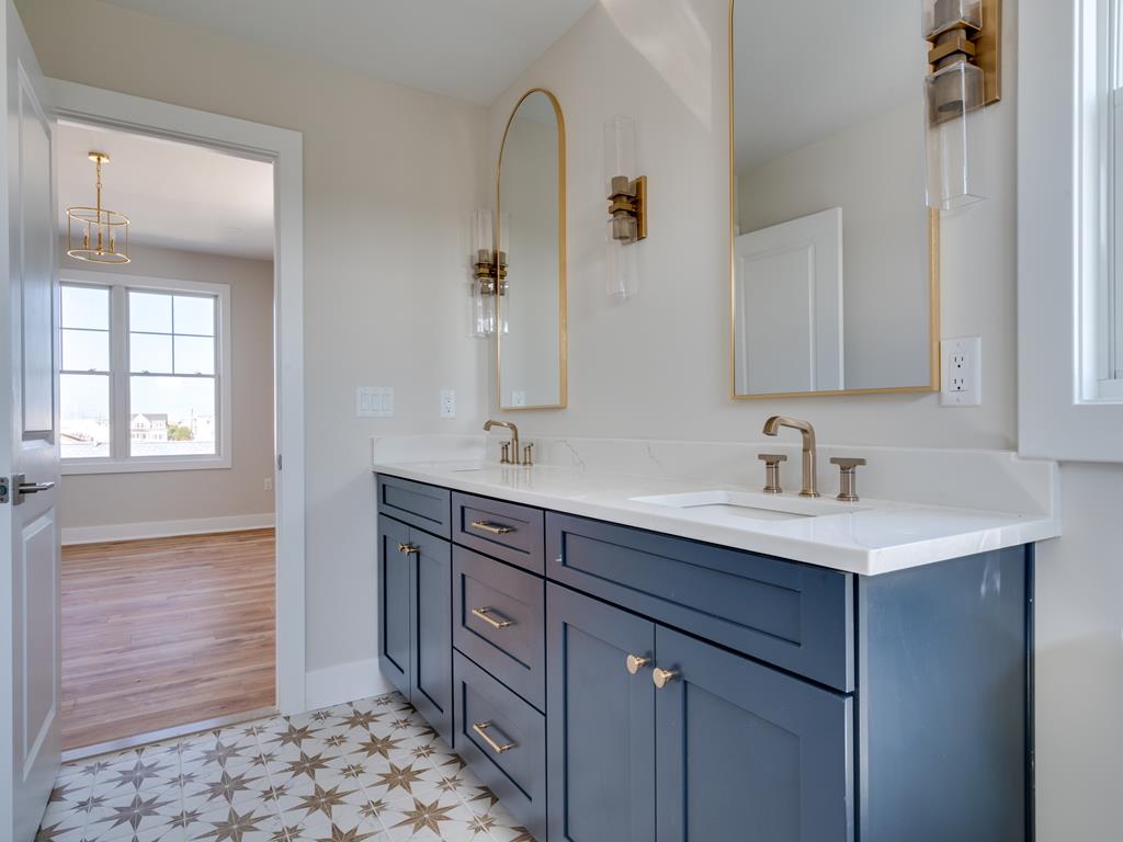 7009 Long Beach Boulevard, Brant Beach (Ocean Side)