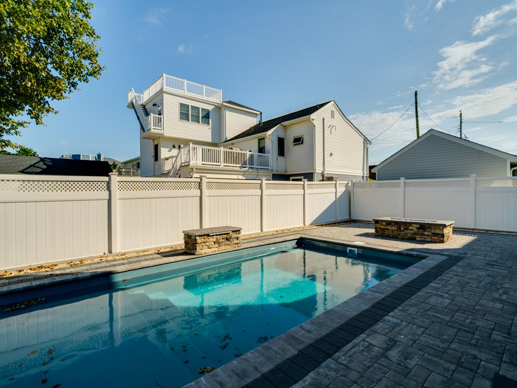 7009 Long Beach Boulevard, Brant Beach (Ocean Side)