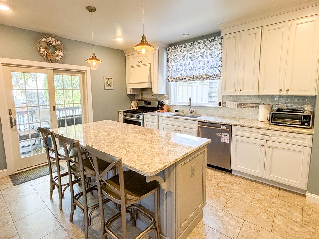 301 Franklin - The Place to Be! | Photo 12