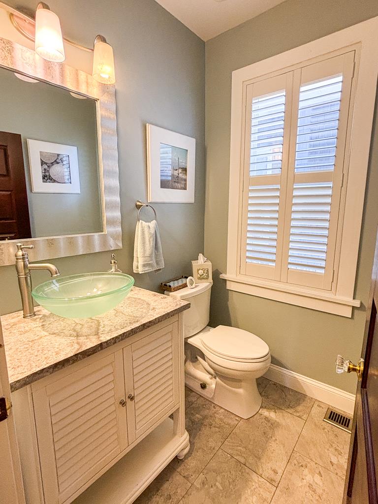 301 Franklin - The Place to Be! | Photo 15