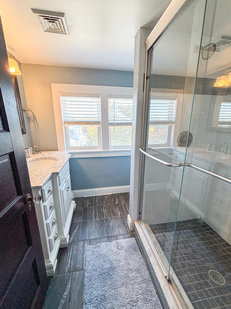 301 Franklin - The Place to Be! | Photo 22