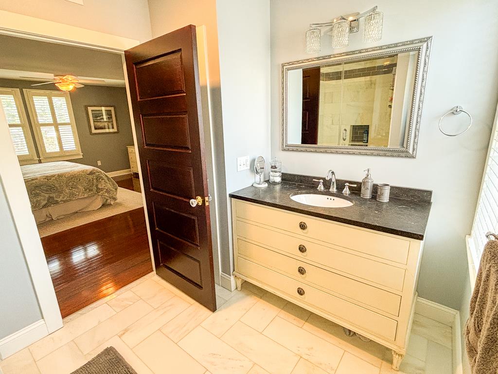 301 Franklin - The Place to Be! | Photo 24