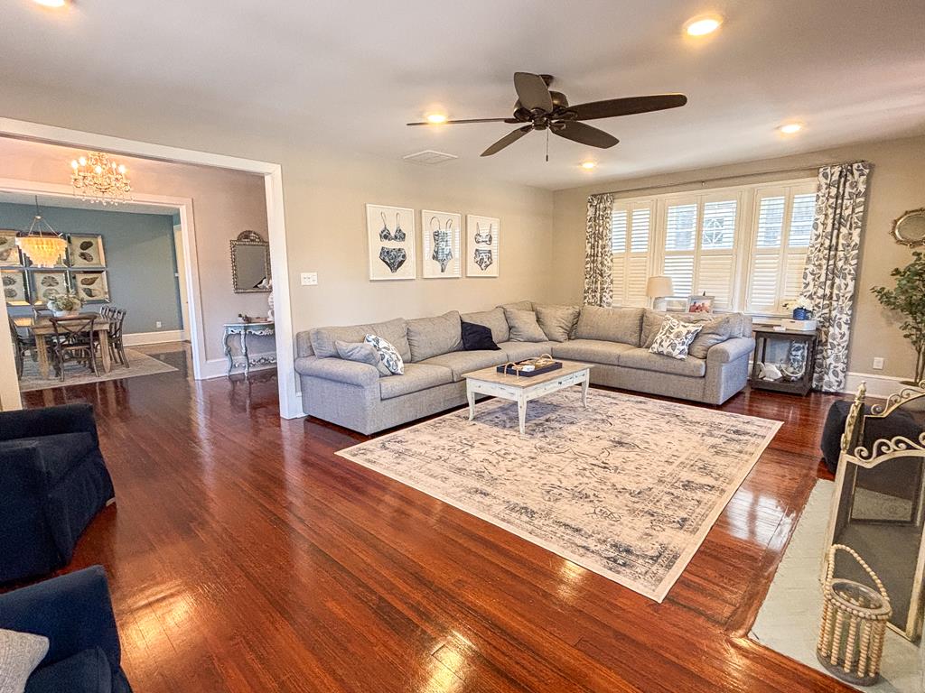 301 Franklin - The Place to Be! | Photo 9