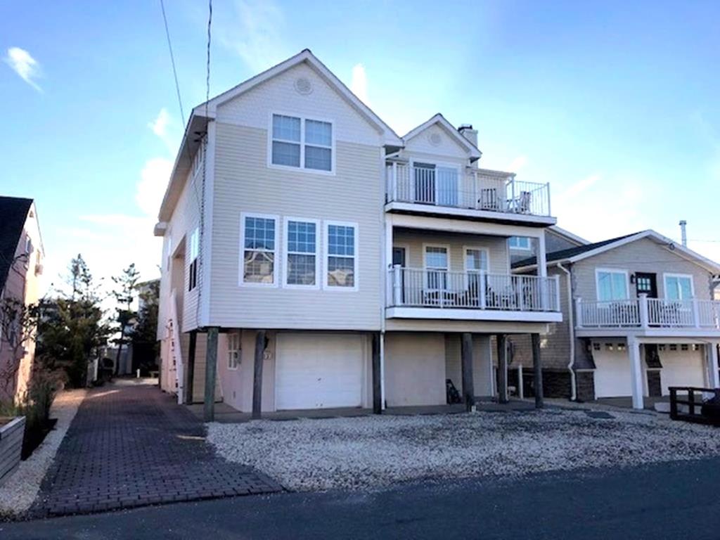 332 N. 9th Street, Surf City