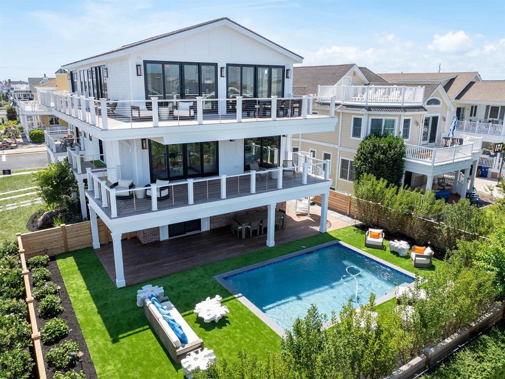 8814 Second Avenue - Stone Harbor