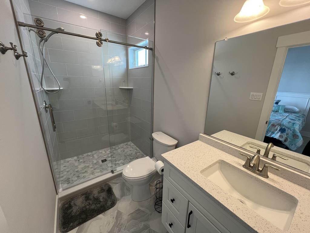 https://realtimerental.com/rrv10/RentalPhotos/1233/1233945.17.jpg