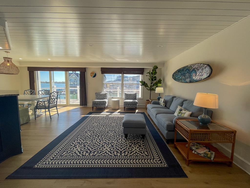 1534 Yacht Ave Unit 7 | Photo 4