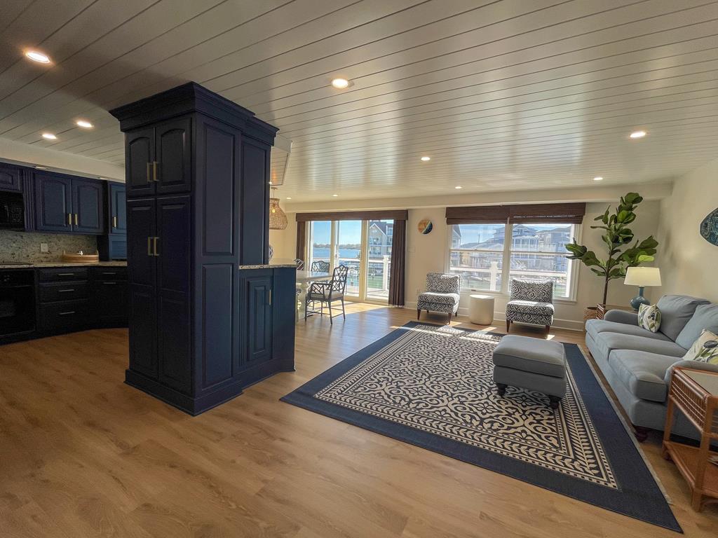 1534 Yacht Ave Unit 7 | Photo 5