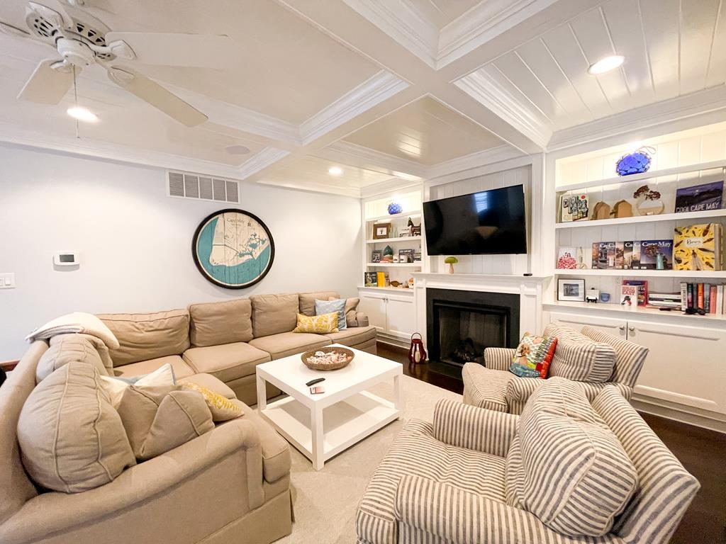 492 W. Perry Street | Photo 7