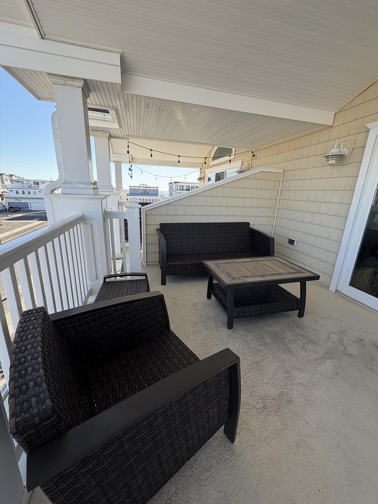 10 72nd Street - Picture 