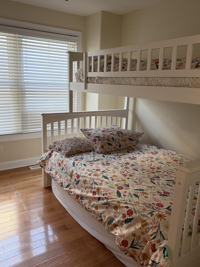 10 72nd Street - Picture 