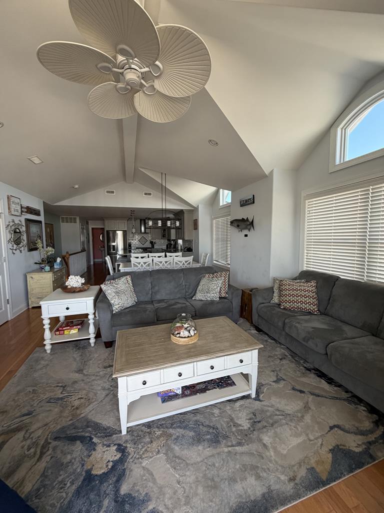 10 72nd Street - Picture 