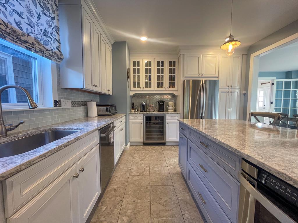 301 Franklin - The Place to Be! | Photo 14