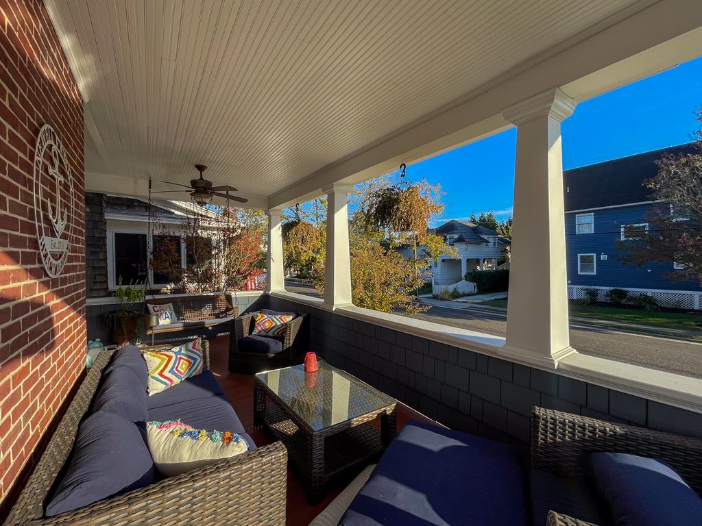 301 Franklin - The Place to Be! | Photo 4