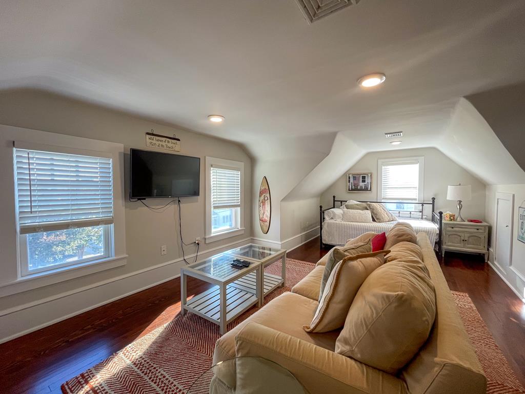 301 Franklin - The Place to Be! | Photo 29