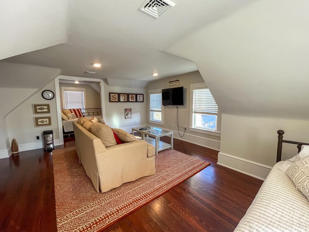 301 Franklin - The Place to Be! | Photo 30