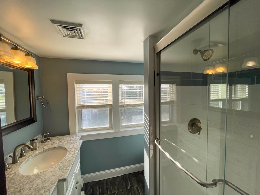 301 Franklin - The Place to Be! | Photo 31