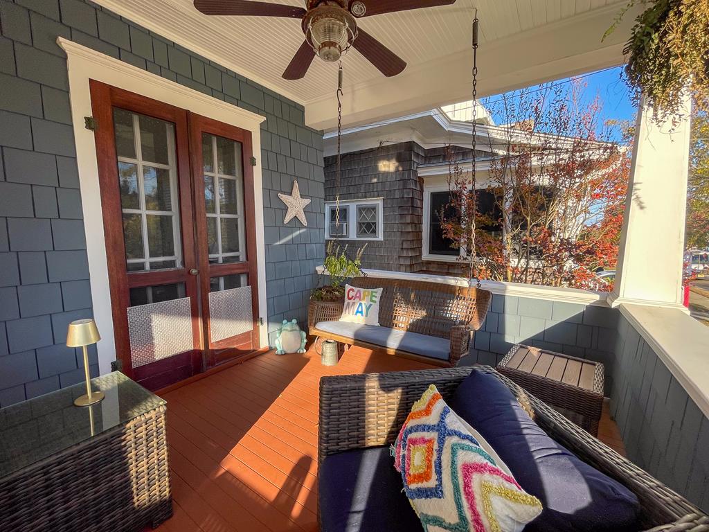 301 Franklin - The Place to Be! | Photo 6