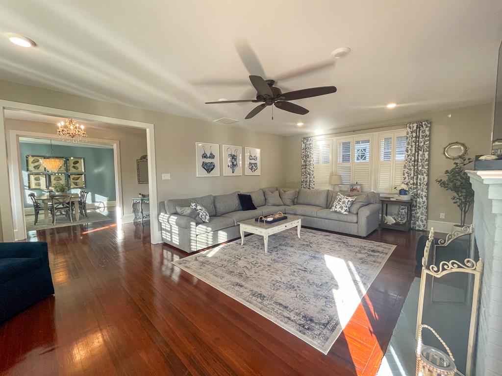 301 Franklin - The Place to Be! | Photo 10