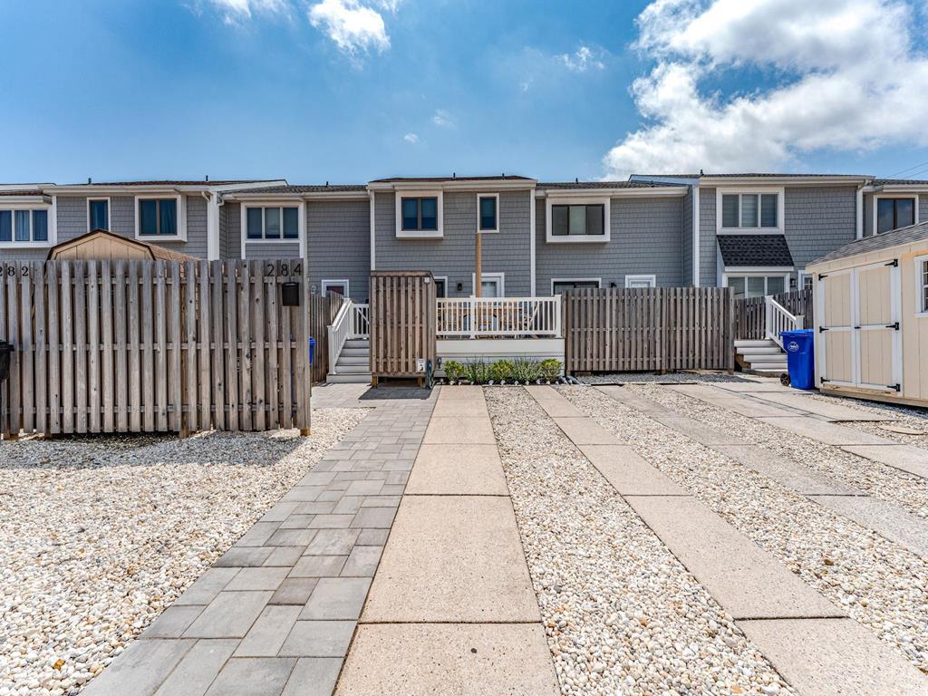 284 13th Street | Photo 3